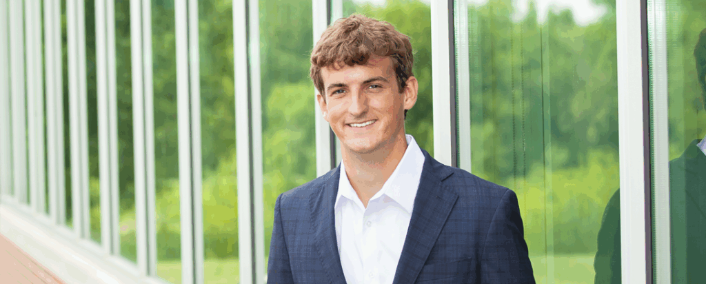Jace Showalter | Associate Advisor
